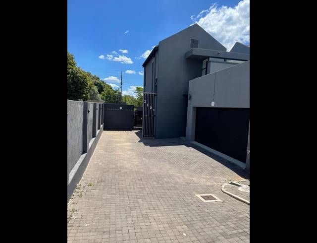 3 BEDROOM HOUSE FOR SALE IN RASLOUW